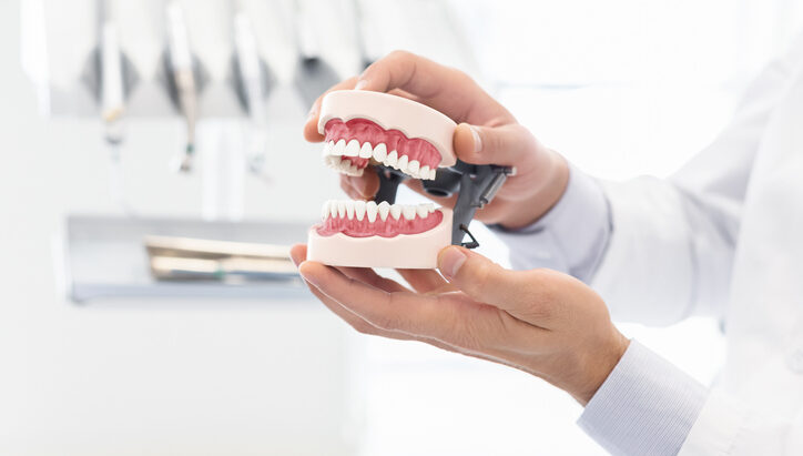 prótesis dental fija y removible